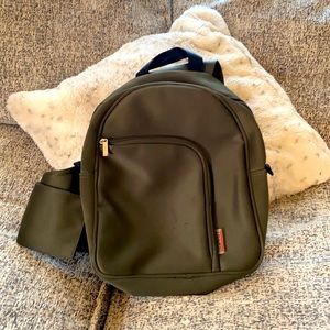 Army green ESPIRIT one shoulder back pack